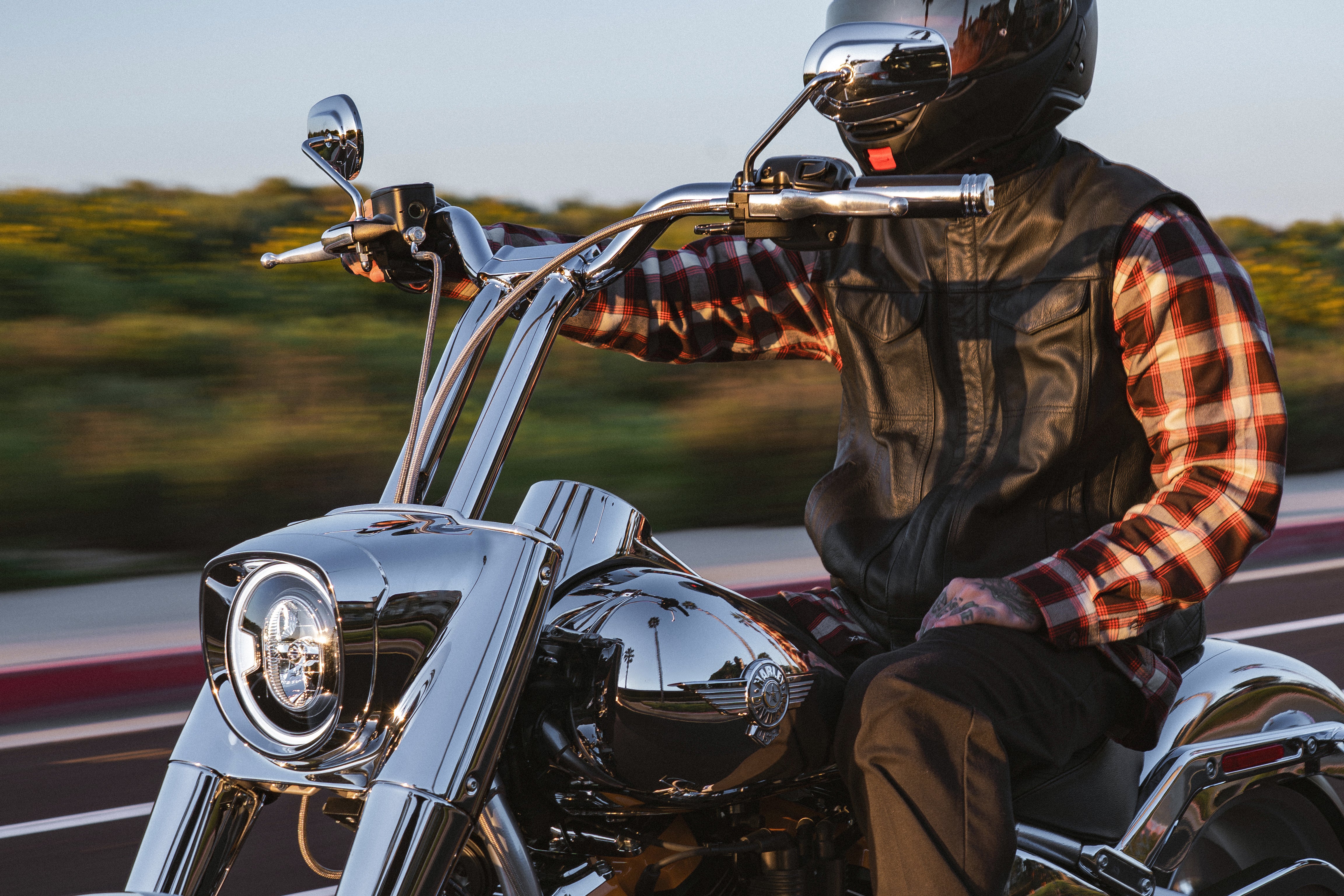 Low Bend Big Daddy 1.5 Pullback Riser &  Moto Bar Kit for 2025-2026 FAT BOY -  (Classic Chrome) - Image 33