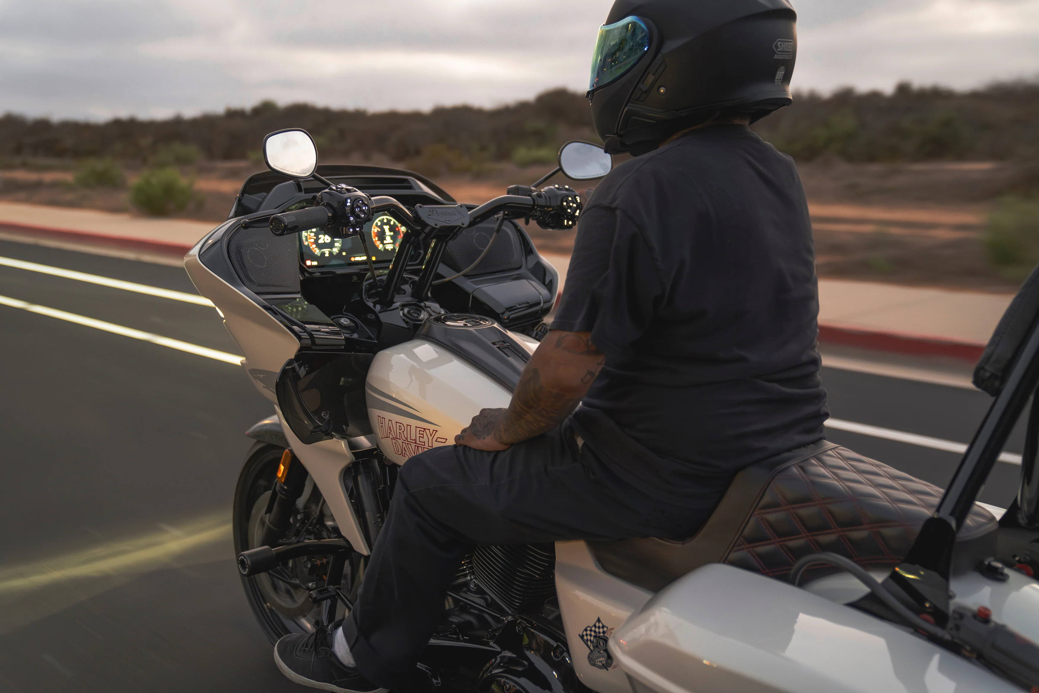 Pullback Riser & 1 1/4" Low Bend Moto Bar Combination for 2023 CVO & 2024-2026 Road Glide Models (Gloss Black) - Image 17