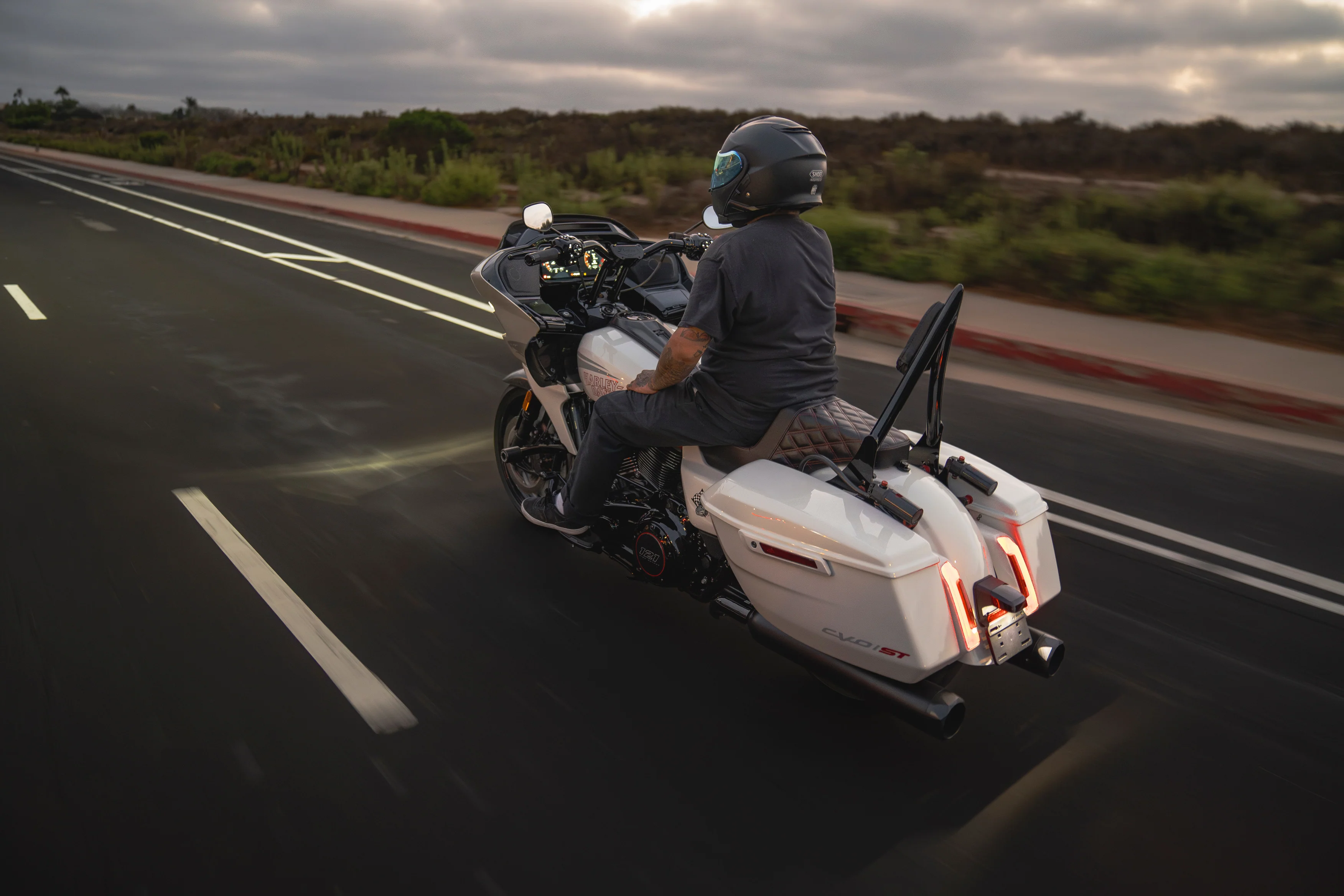Pullback Riser & 1 1/4" Low Bend Moto Bar Combination for 2023 CVO & 2024-2026 Road Glide Models (Gloss Black) - Image 18