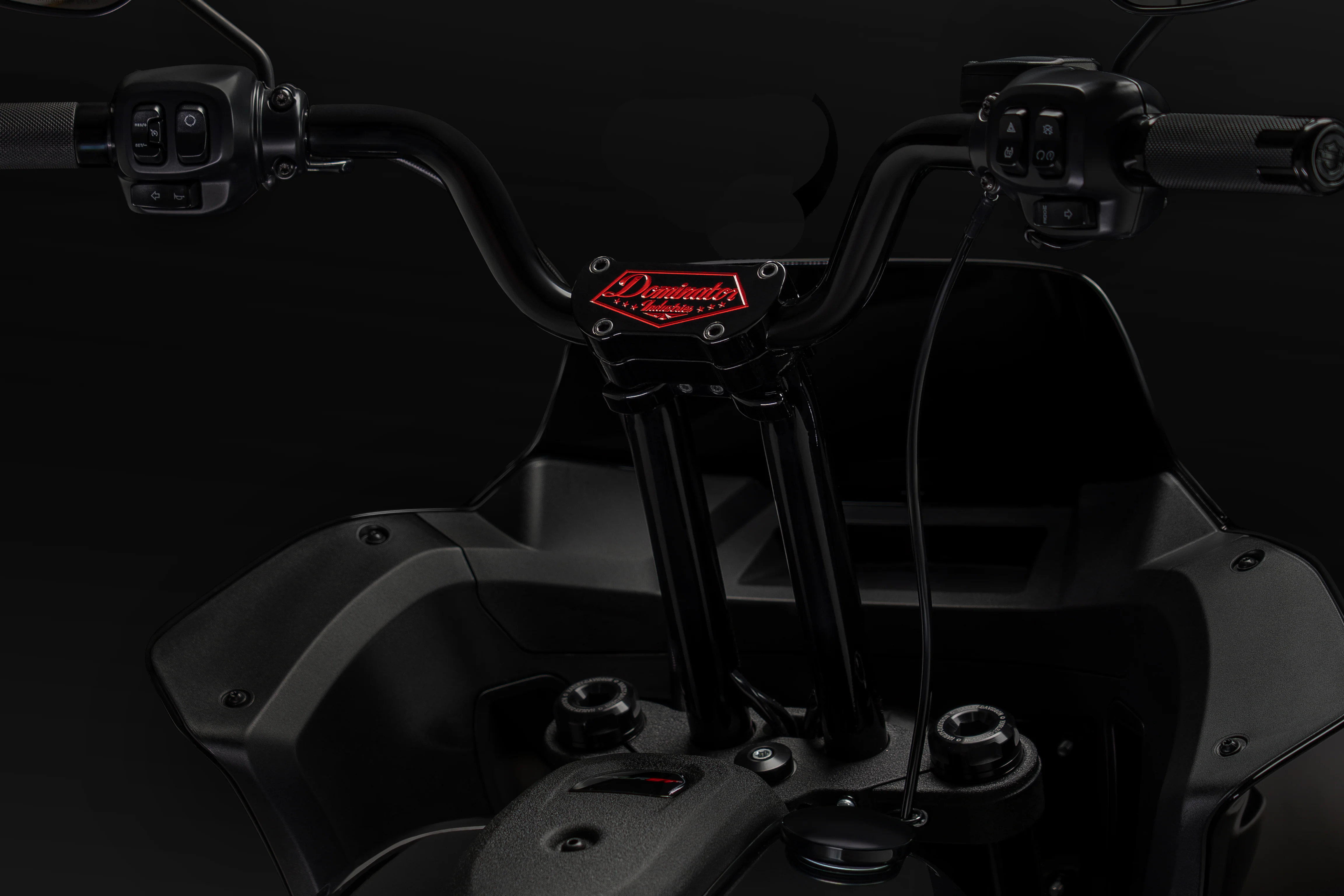 High Bend Moto Bar & Big Daddy 1.5 Pullback Riser Kit for 2024-2026 Road Glide (Gloss Black) - Image 3