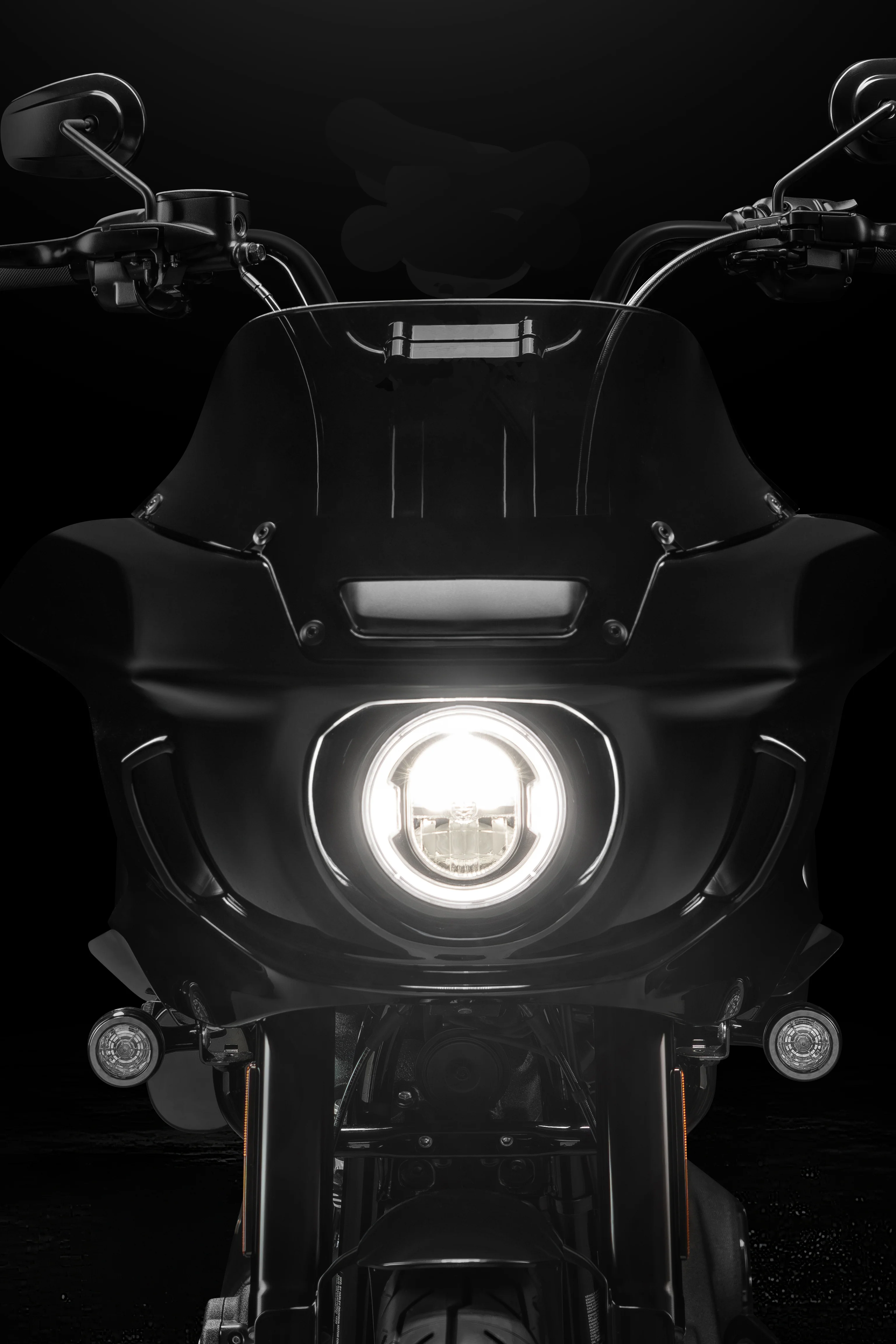 High Bend Moto Bar & Big Daddy 1.5 Pullback Riser Kit for 2024-2026 Road Glide (Gloss Black) - Image 6