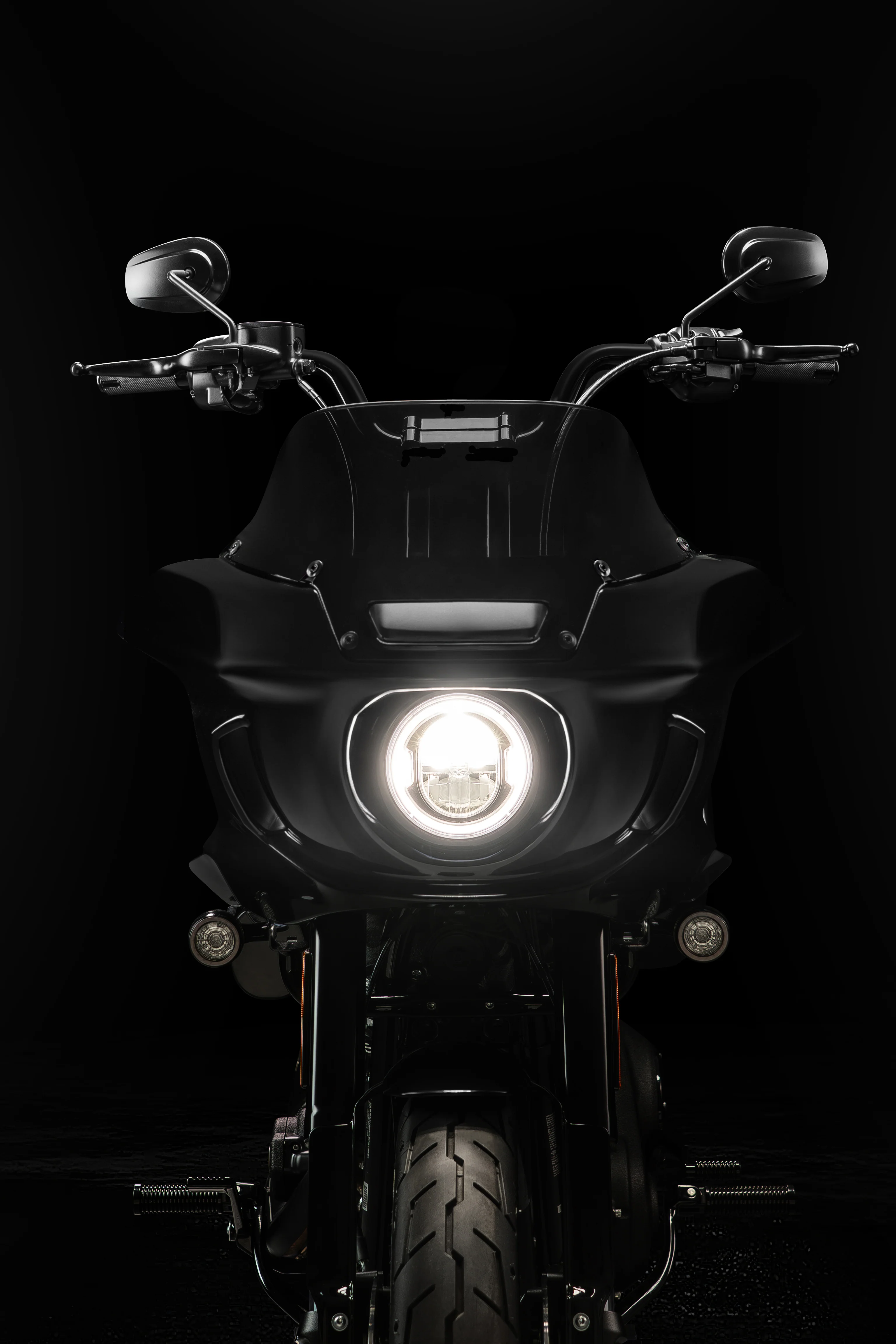 High Bend Moto Bar & Big Daddy 1.5 Pullback Riser Kit for 2024-2026 Road Glide (Gloss Black) - Image 8