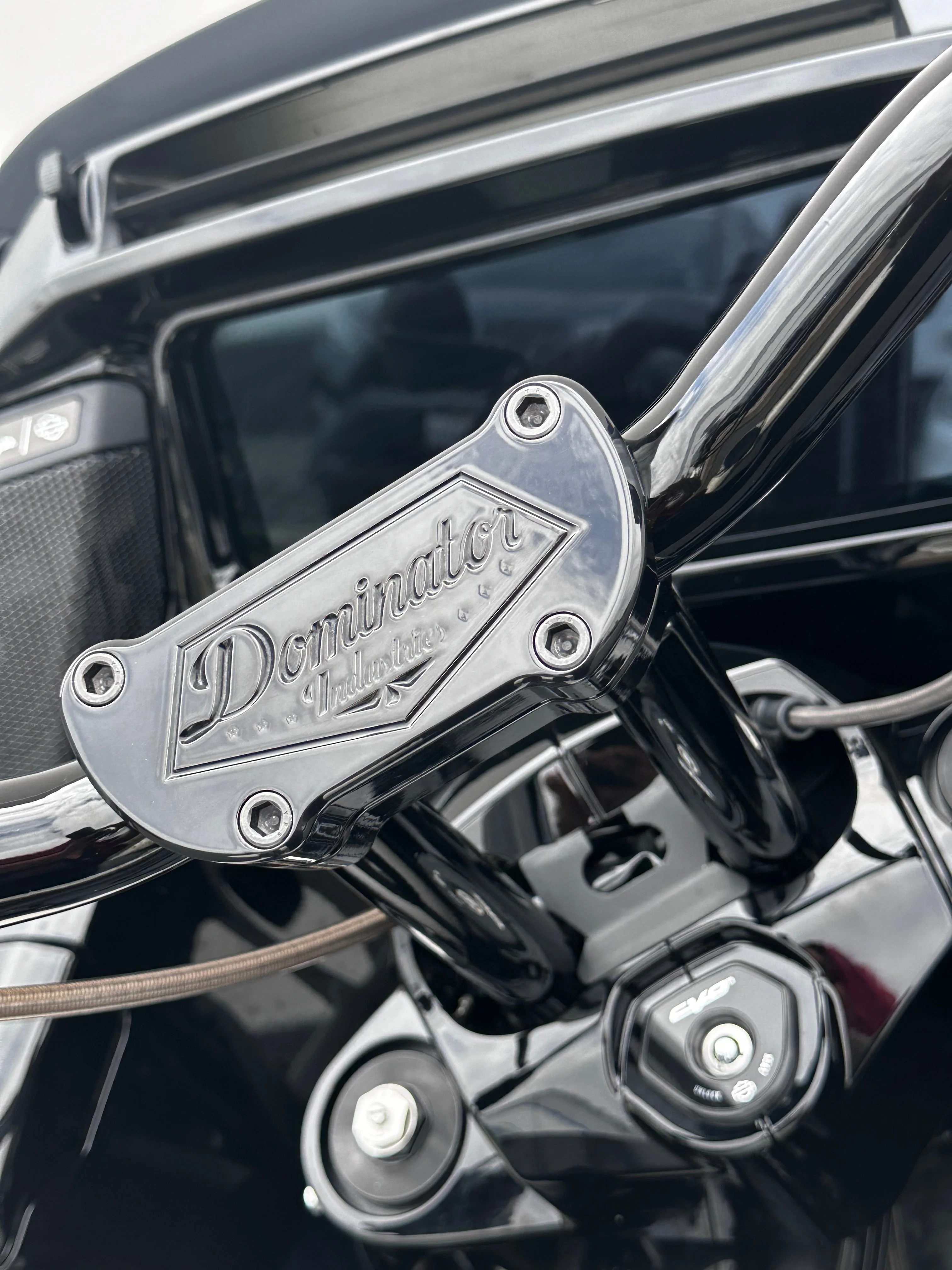 Pre-Wired Pullback Riser & 1 1/4" Moto Bar Combination for 2011-2024 Heritage Classic (Gloss Black) - Image 5