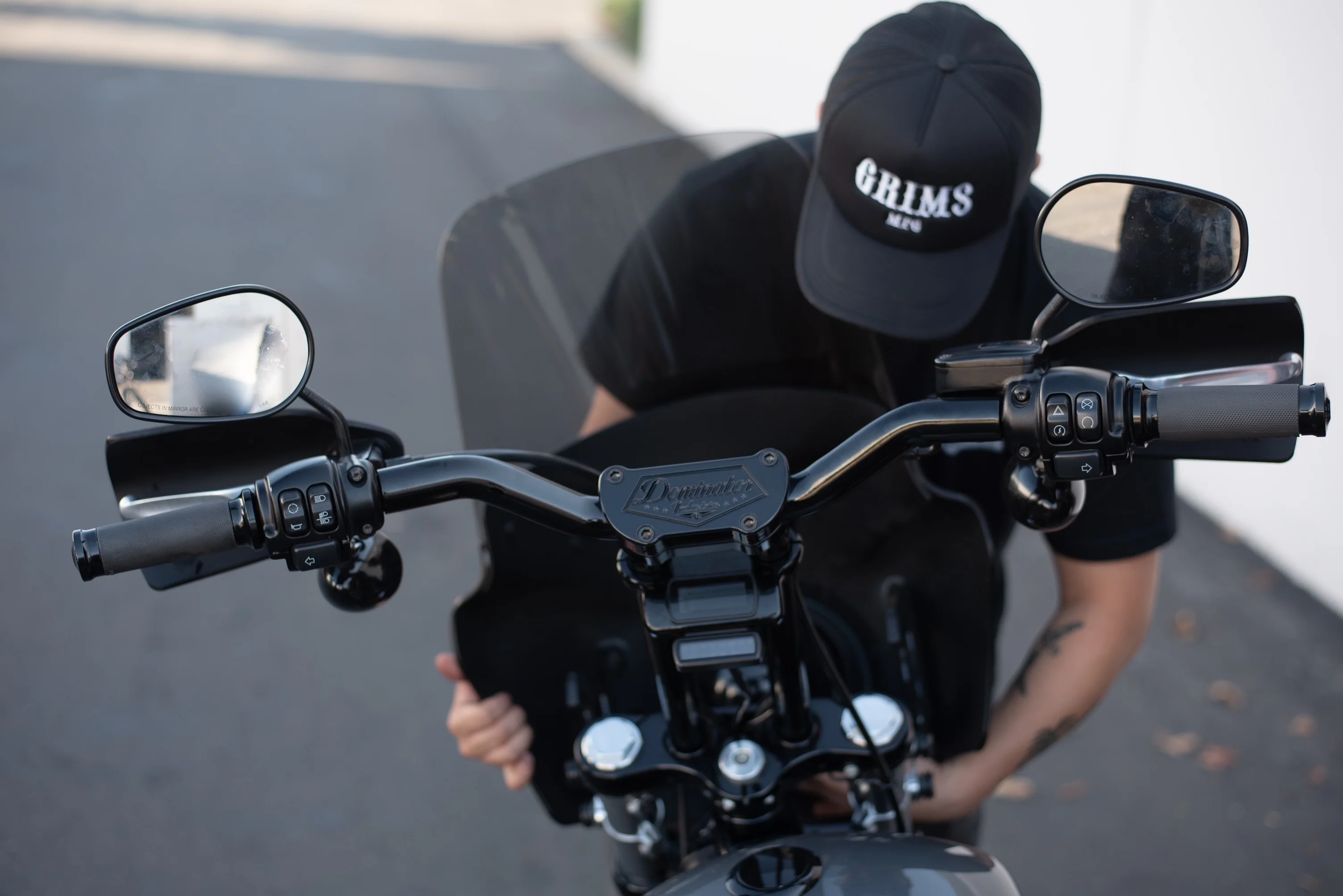 Dominator Pullback Riser & 1 1/4" Moto Bar Combination All In One Kit for 2018-2024 Street Bob (Gloss Black) Digital Gauge Mount Included. - Image 3