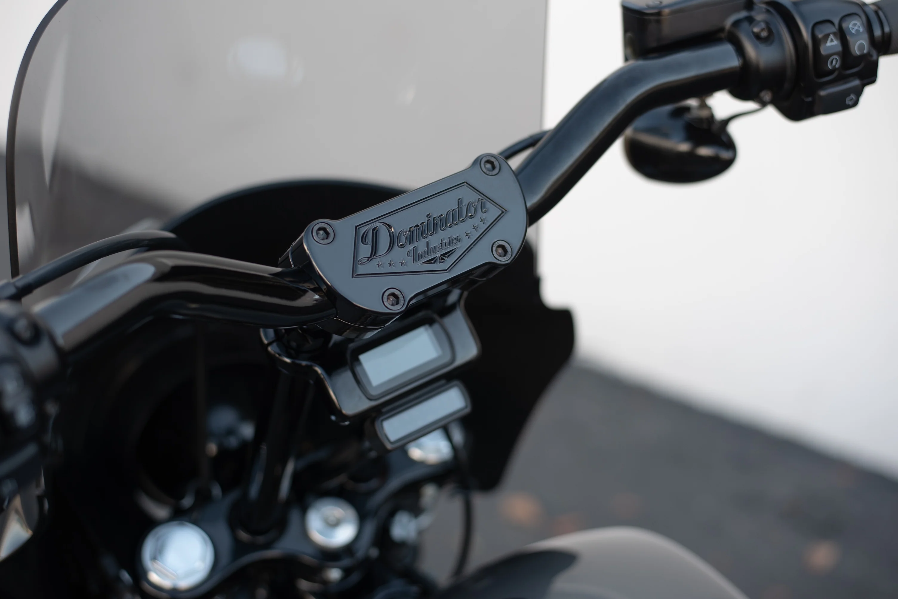 Dominator Pullback Riser & 1 1/4" Moto Bar Combination All In One Kit for 2018-2024 Street Bob (Gloss Black) Digital Gauge Mount Included. - Image 4