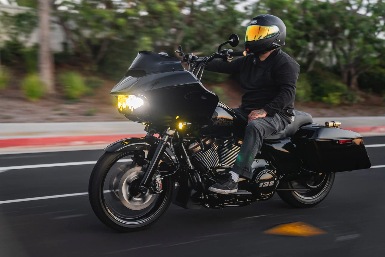 Pullback Riser & 1 1/4" Moto Bar Combination for 2015-2023 Road Glide Models (Classic Chrome) - Image 13