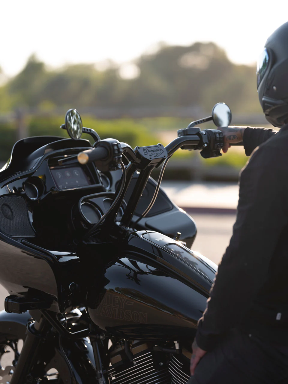 Pullback Riser & 1 1/4" Moto Bar Combination for 2015-2023 Road Glide Models (Classic Chrome) - Image 20