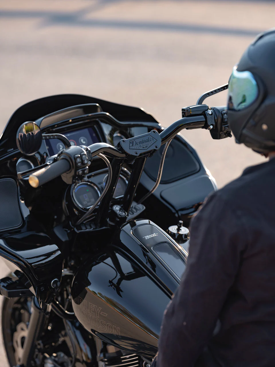 Pullback Riser & 1 1/4" Moto Bar Combination for 2015-2023 Road Glide Models (Classic Chrome) - Image 22