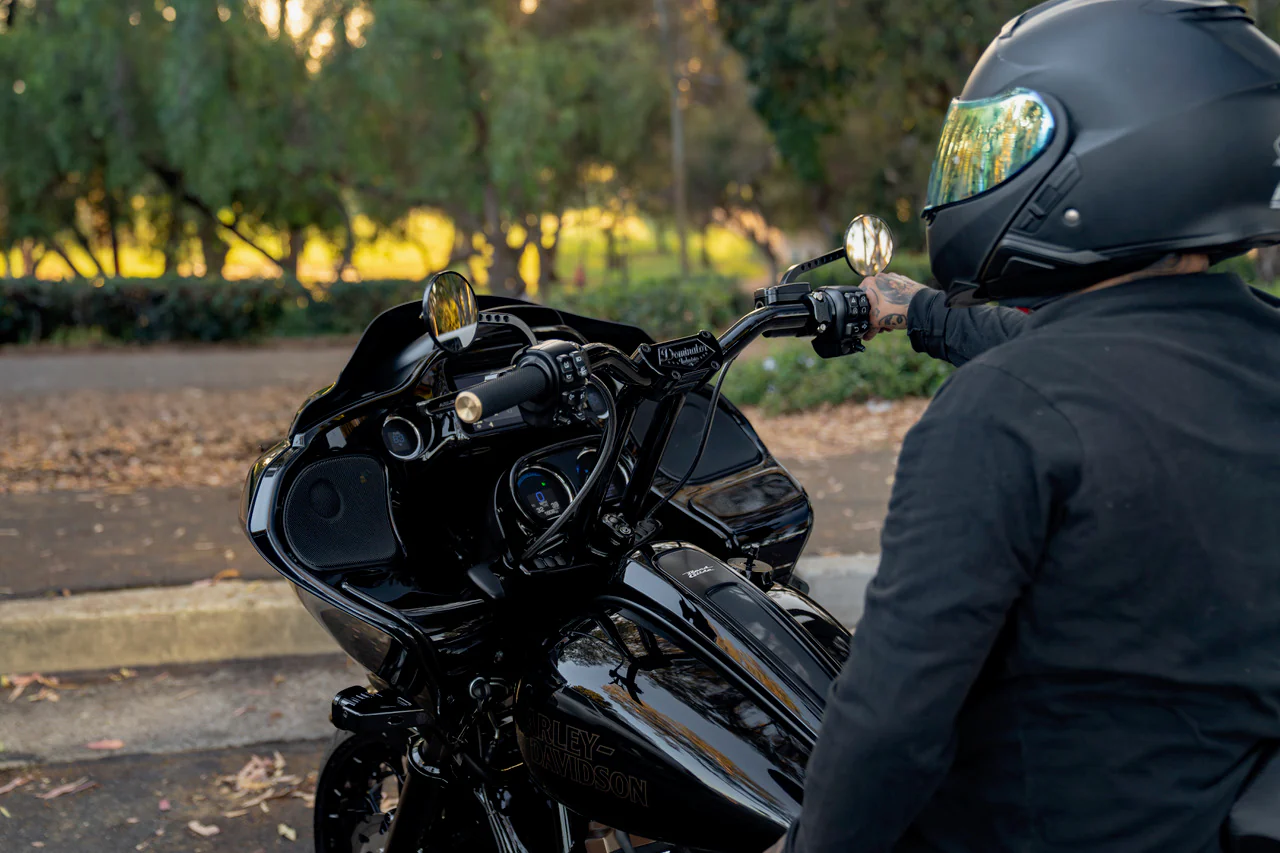Pullback Riser & 1 1/4" Moto Bar Combination for 2015-2023 Road Glide Models (Classic Chrome) - Image 5