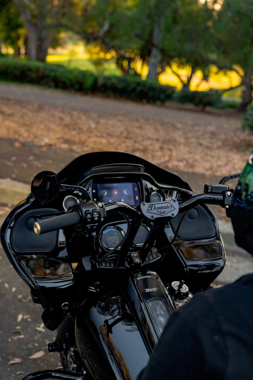 Pullback Riser & 1 1/4" Moto Bar Combination for 2015-2023 Road Glide Models (Classic Chrome) - Image 7