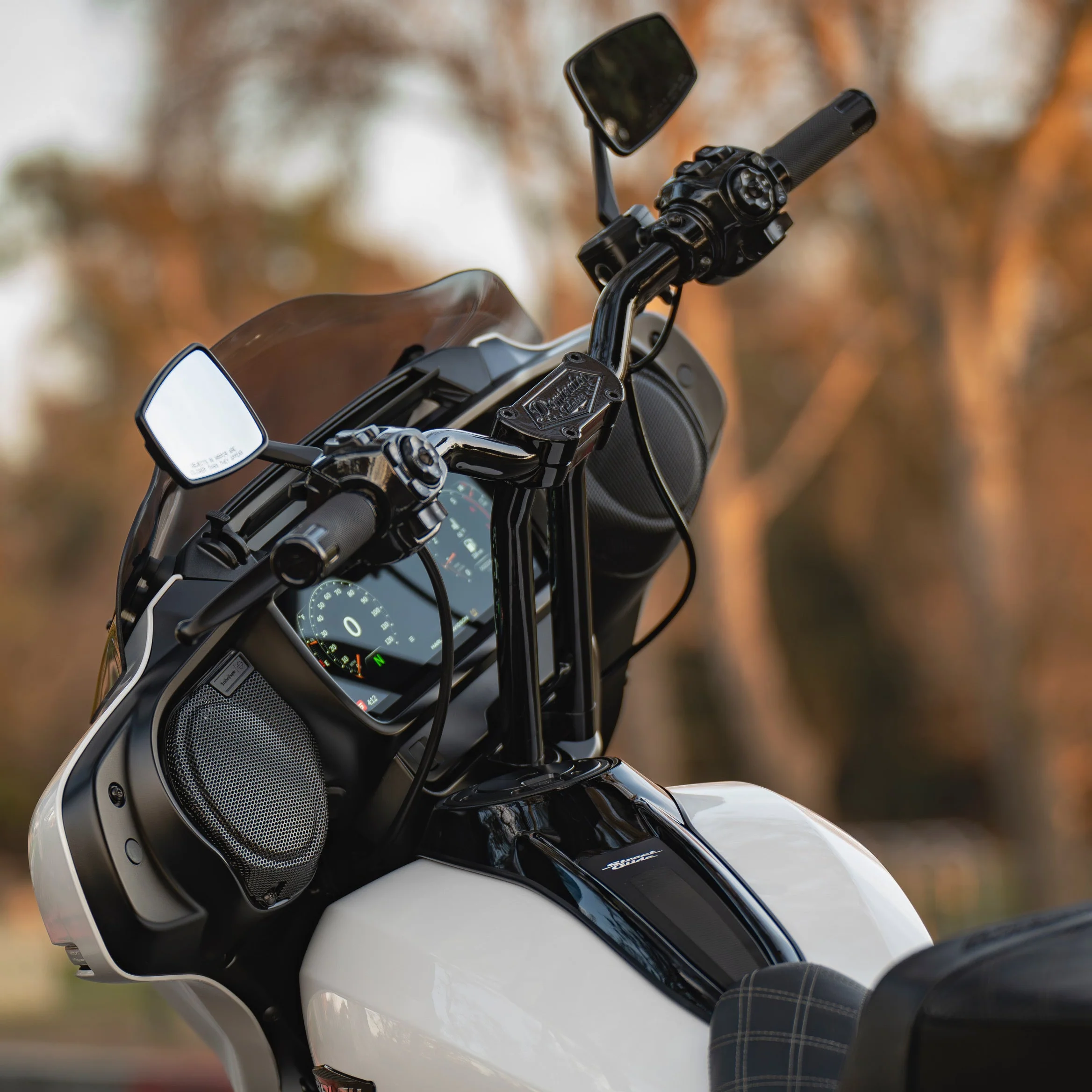 Pullback Riser & 1 1/4" Low Bend Moto Bar Combination for 2008-2013  Street Glide Models (Gloss Black) - Image 9