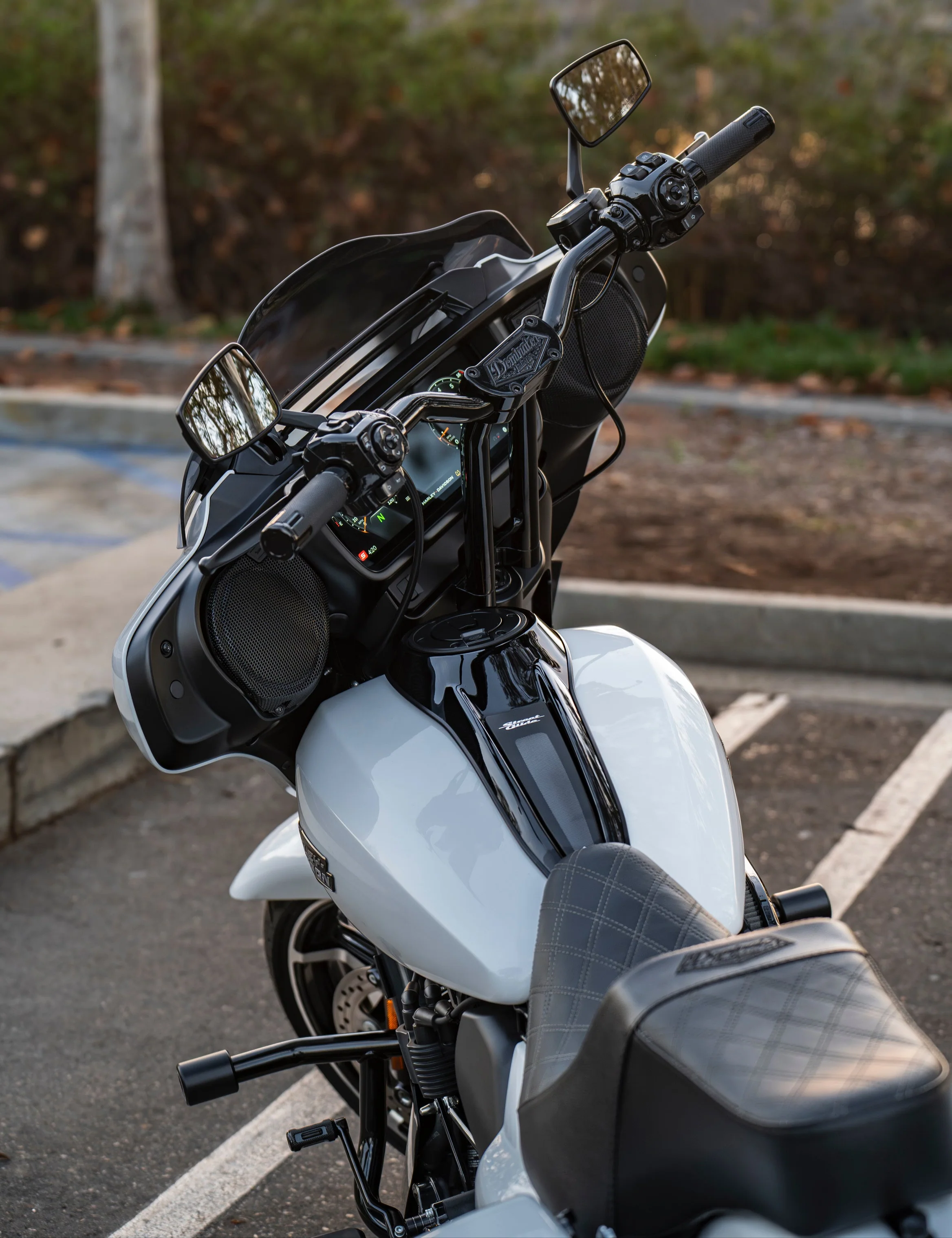 Pullback Riser & 1 1/4" Low Bend Moto Bar Combination for 2008-2013  Street Glide Models (Gloss Black) - Image 13