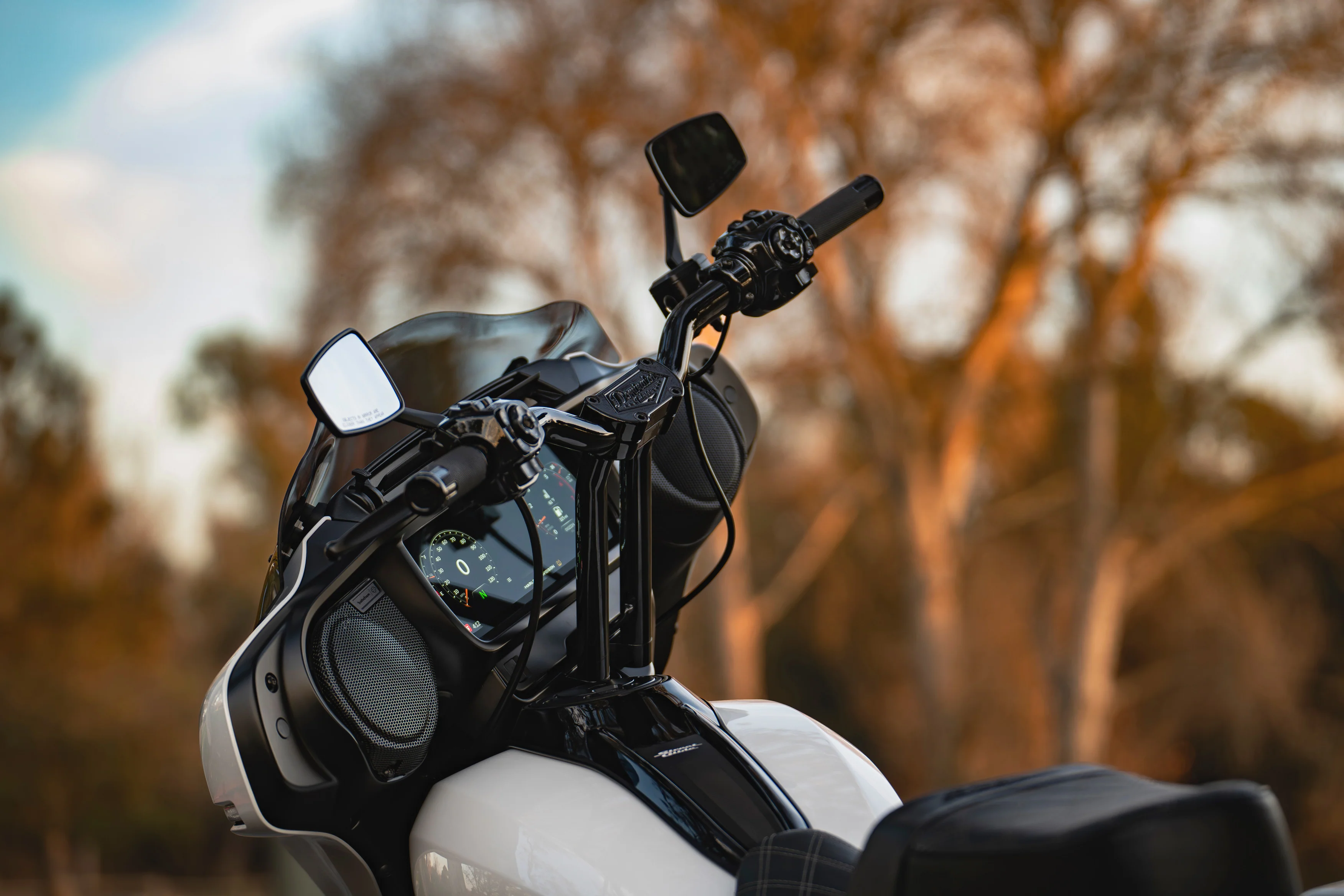Pullback Riser & 1 1/4" Low Bend Moto Bar Combination for 2008-2013  Street Glide Models (Gloss Black) - Image 14