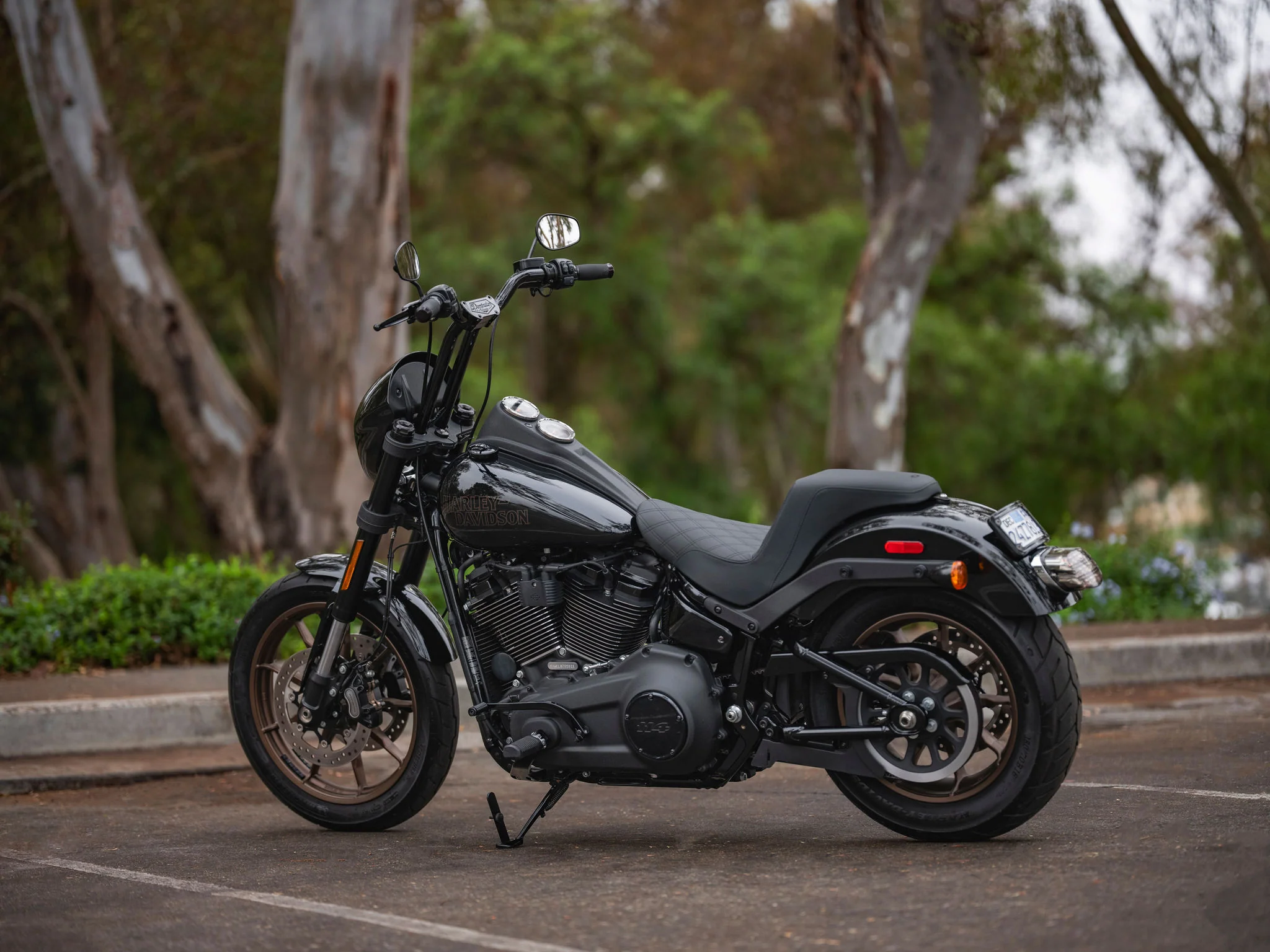 Dominator Pullback Riser & 1 1/4" Mid Bend Moto Bar Combination All In One Kit for 2020-2021 Low Rider S (Gloss Black) - Image 5