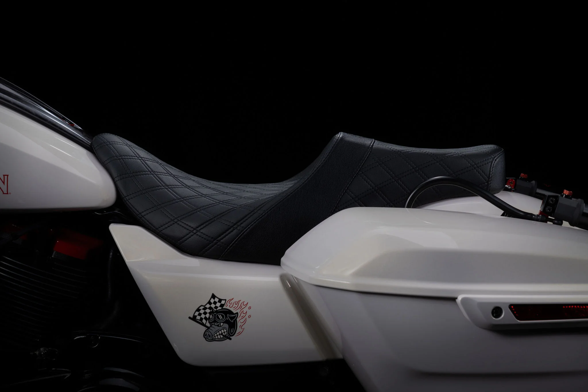 Standard Reach Double Diamond Seat & Sissy Bar Combo for 2024-2026 Street Glide - Image 6