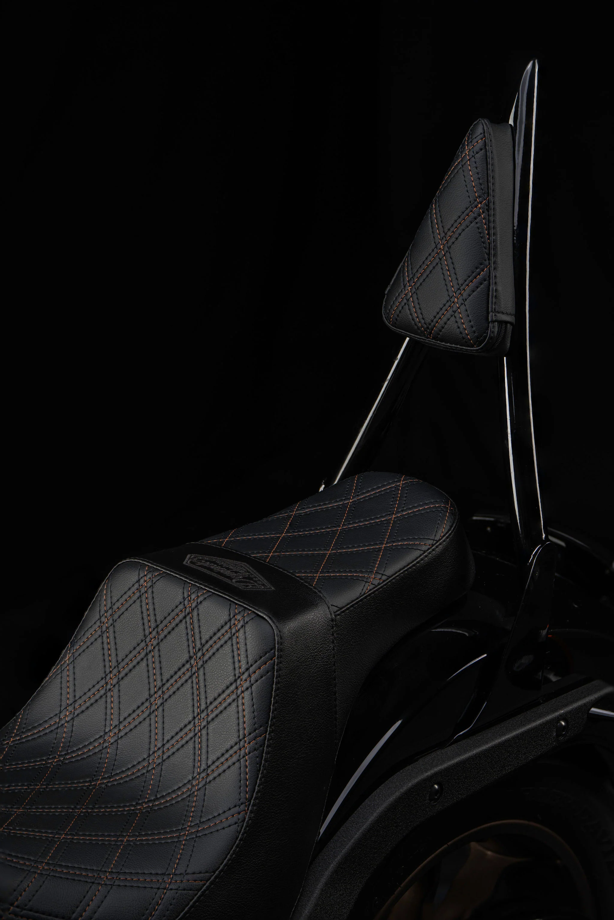 Triple Diamond™ 2-Up Seat & Sissy Bar Combo with 100% Matching Back Rest Pad For 2020-2026 Low Rider S & ST - Image 13