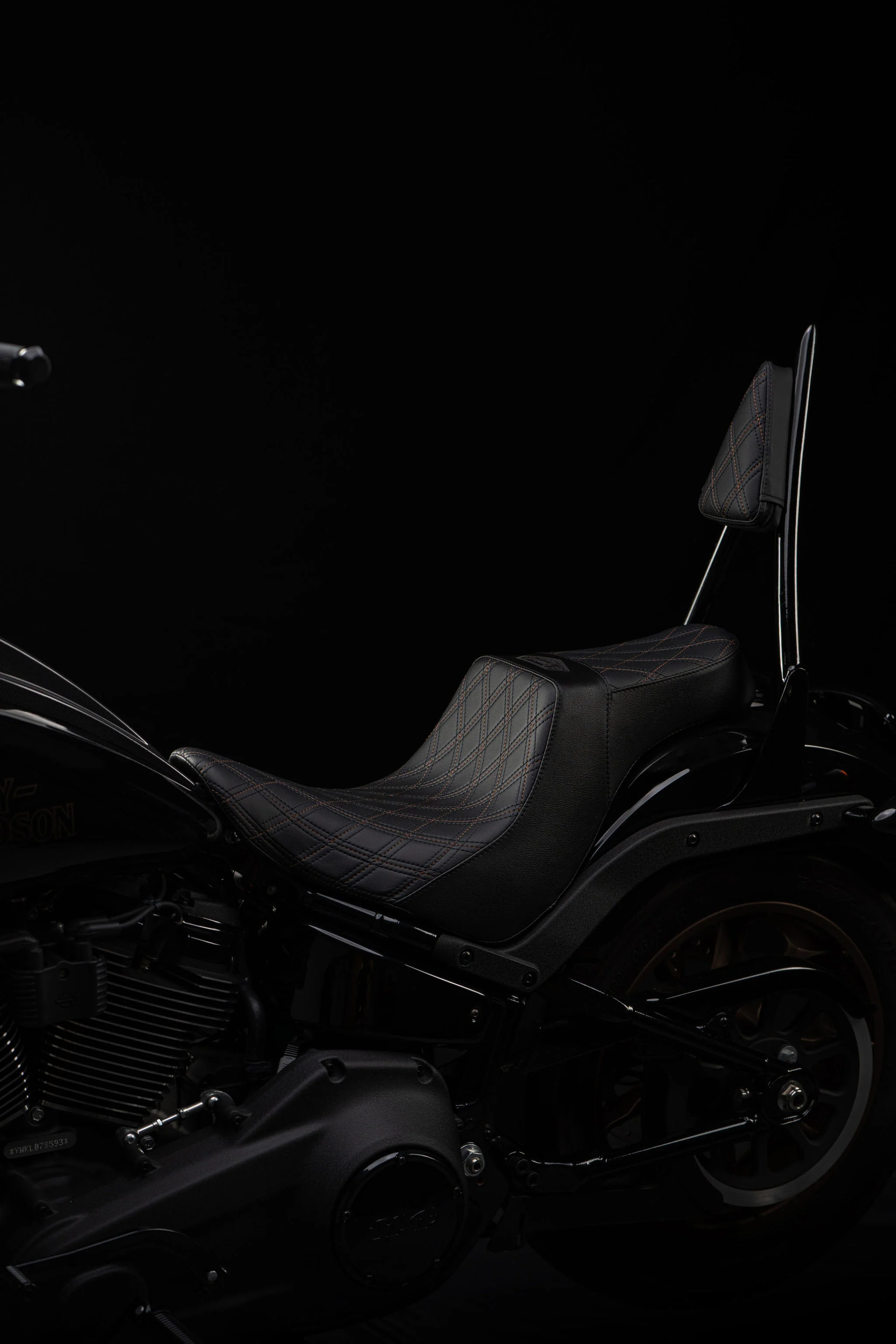 Triple Diamond™ 2-Up Seat & Sissy Bar Combo with 100% Matching Back Rest Pad For 2020-2026 Low Rider S & ST - Image 14