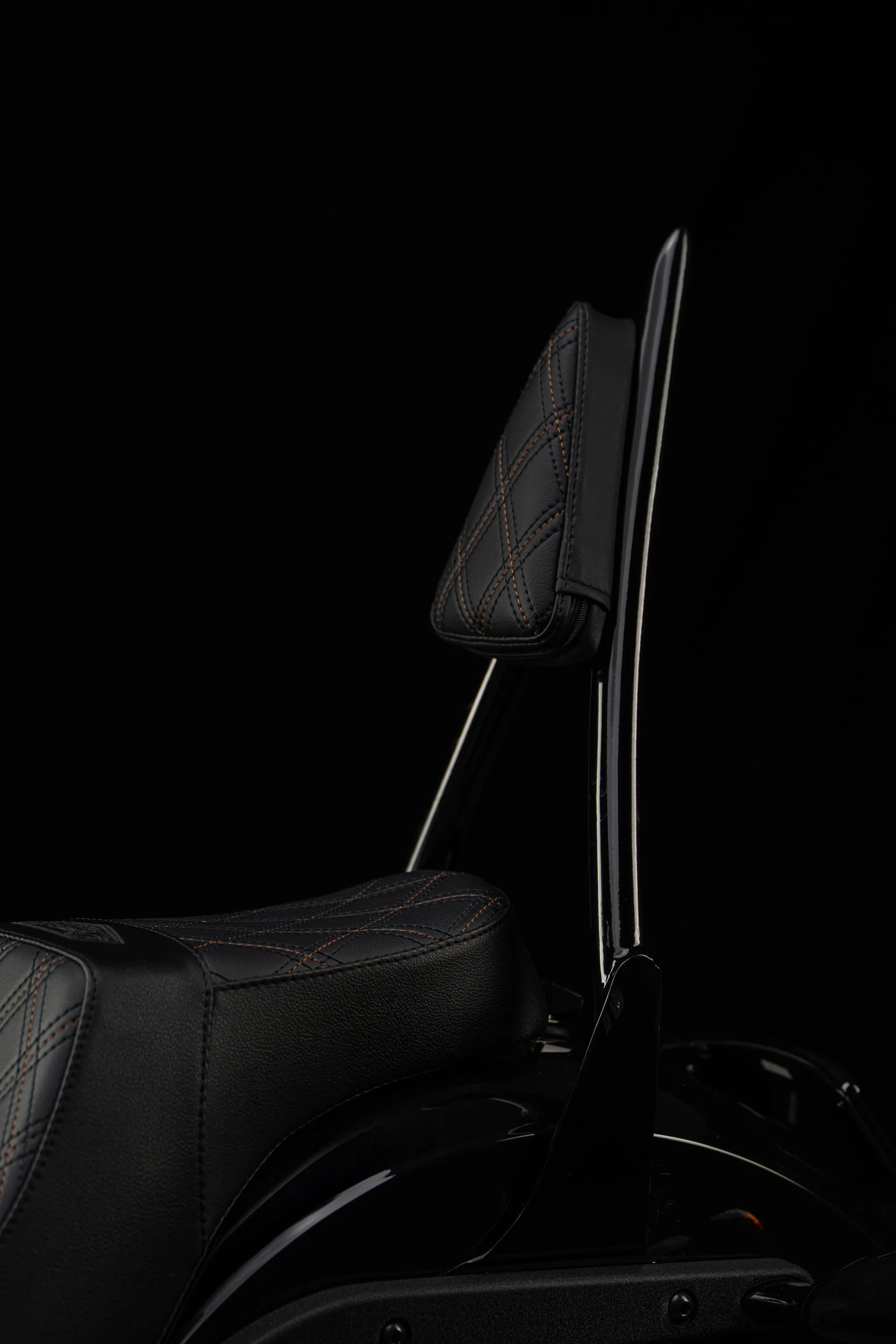 Triple Diamond™ 2-Up Seat & Sissy Bar Combo with 100% Matching Back Rest Pad For 2020-2026 Low Rider S & ST - Image 15