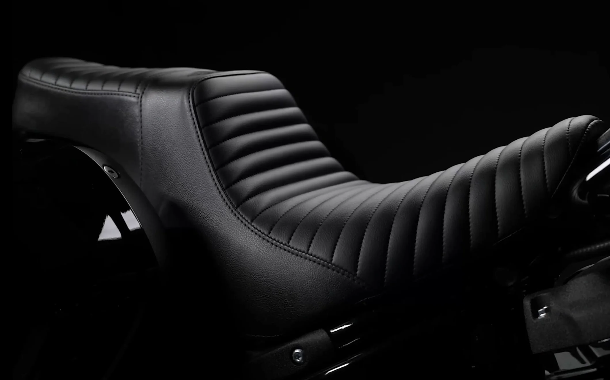 Tuck & Roll Stealth-Grip™ Premium 2-Up Saddles for 2020-2026 Low Rider S & ST - Image 3
